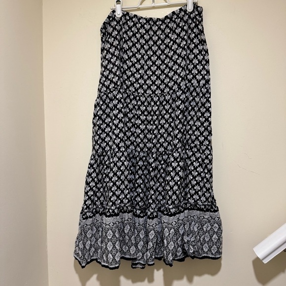 Women’s White Stag Boho Vintage Hippie Black and White Patterned Maxi Skirt 8/10 - Picture 14 of 16